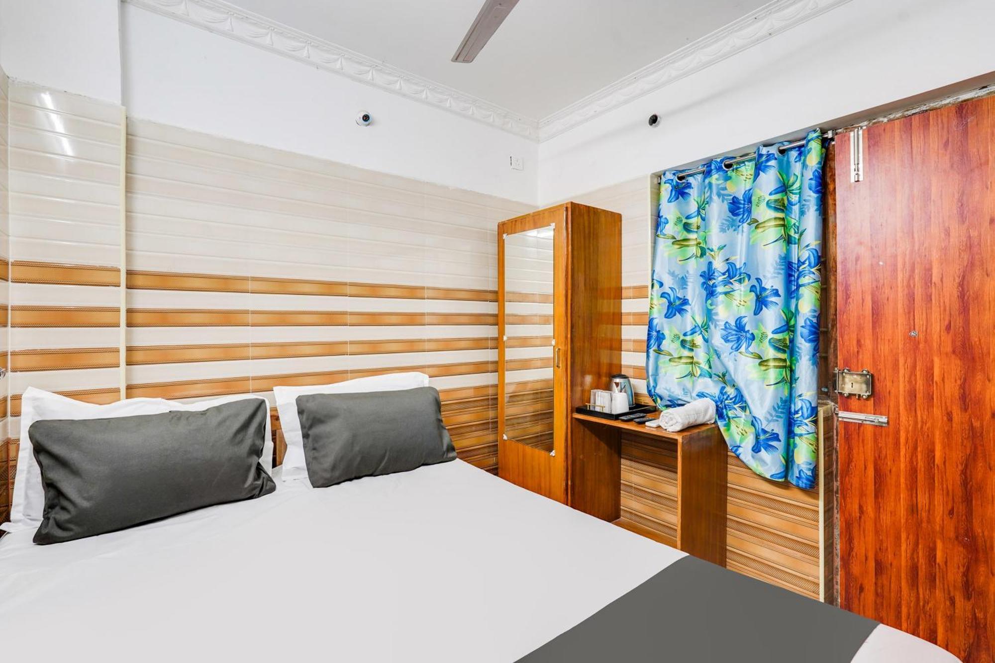 Super Hotel O Sharmila Guest House Kottakuppam Екстериор снимка