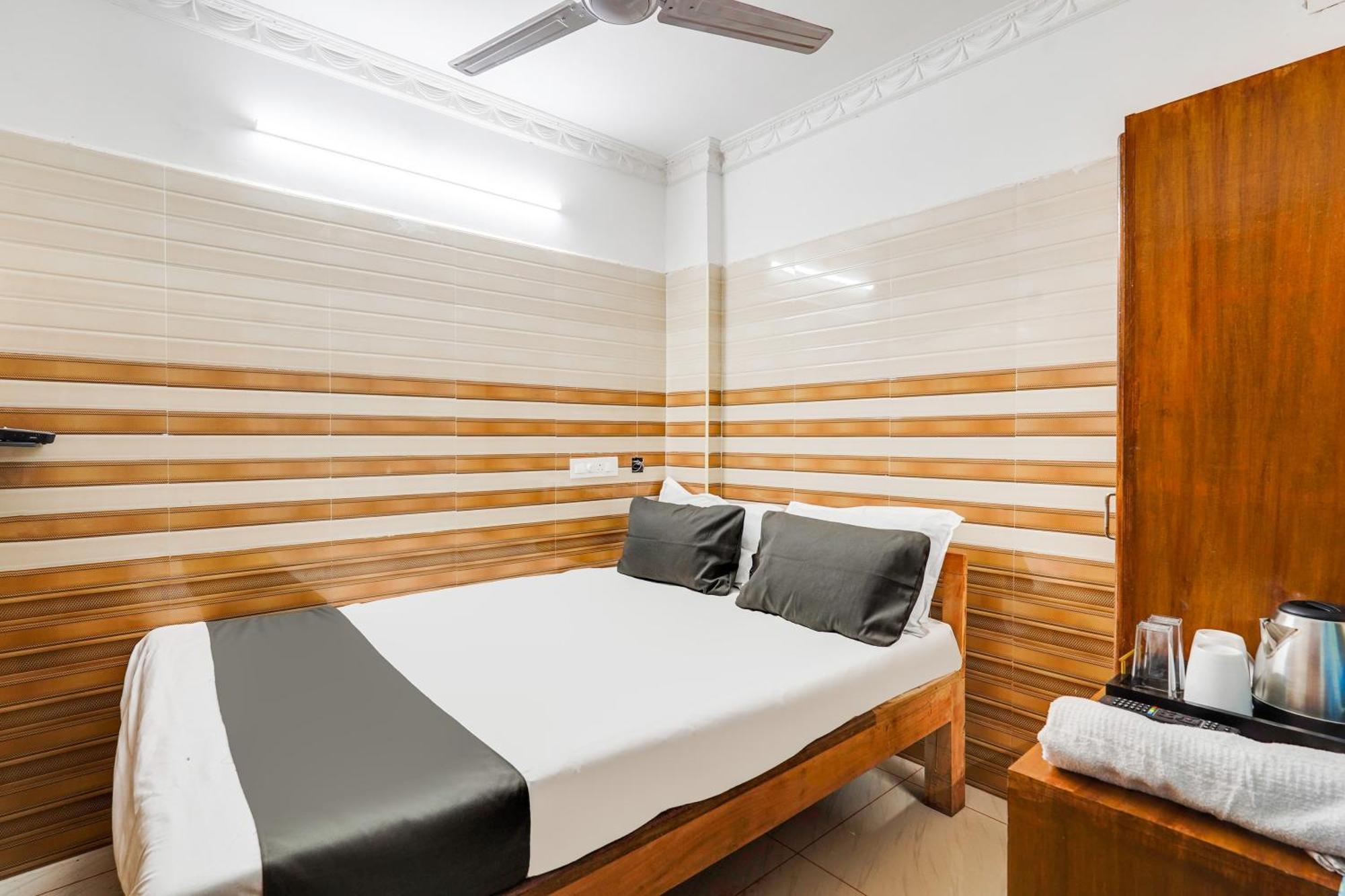 Super Hotel O Sharmila Guest House Пондичери Екстериор снимка
